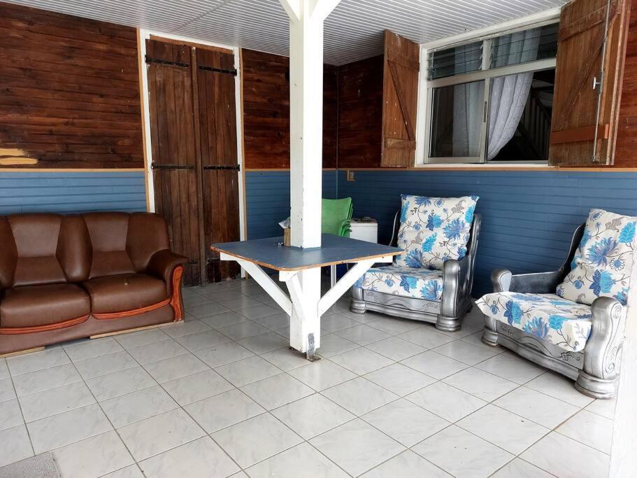 La Petite Maison, Spacieuse, Avec Jardin / Parking Sainte-Rose Bagian luar foto
